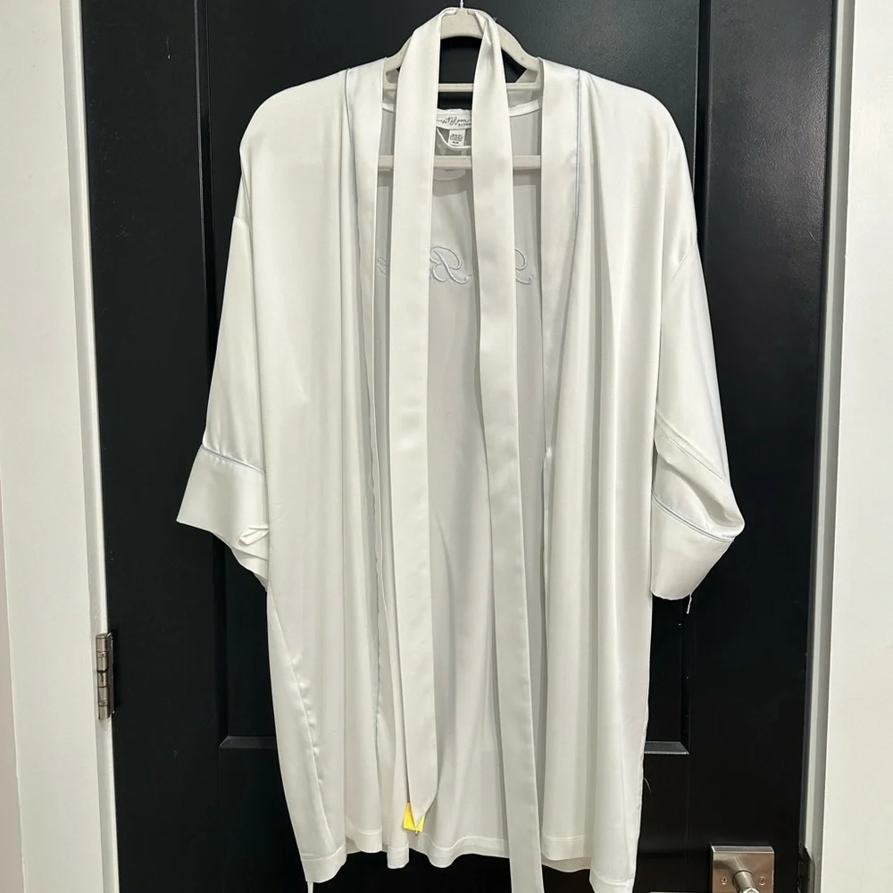 Bridal Robe - Picture 2 of 3